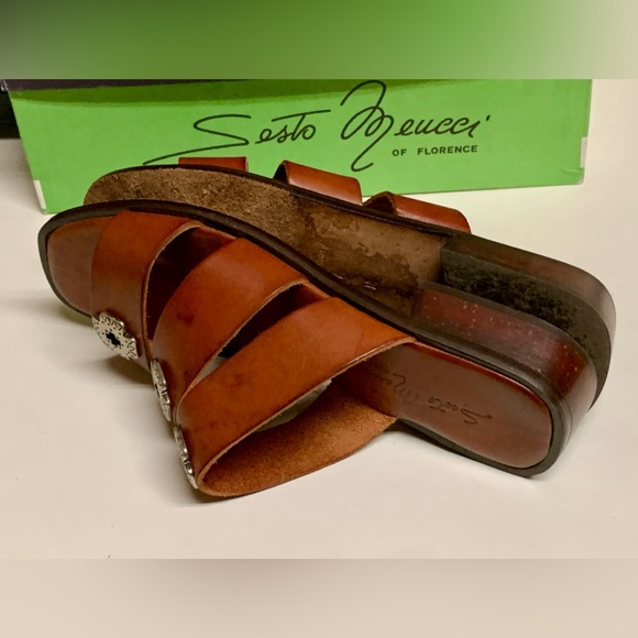 Women's 7 M SESTO MEUCCI Florence Italian Brown Leather Metal Hardware Sandals - Picture 14 of 16